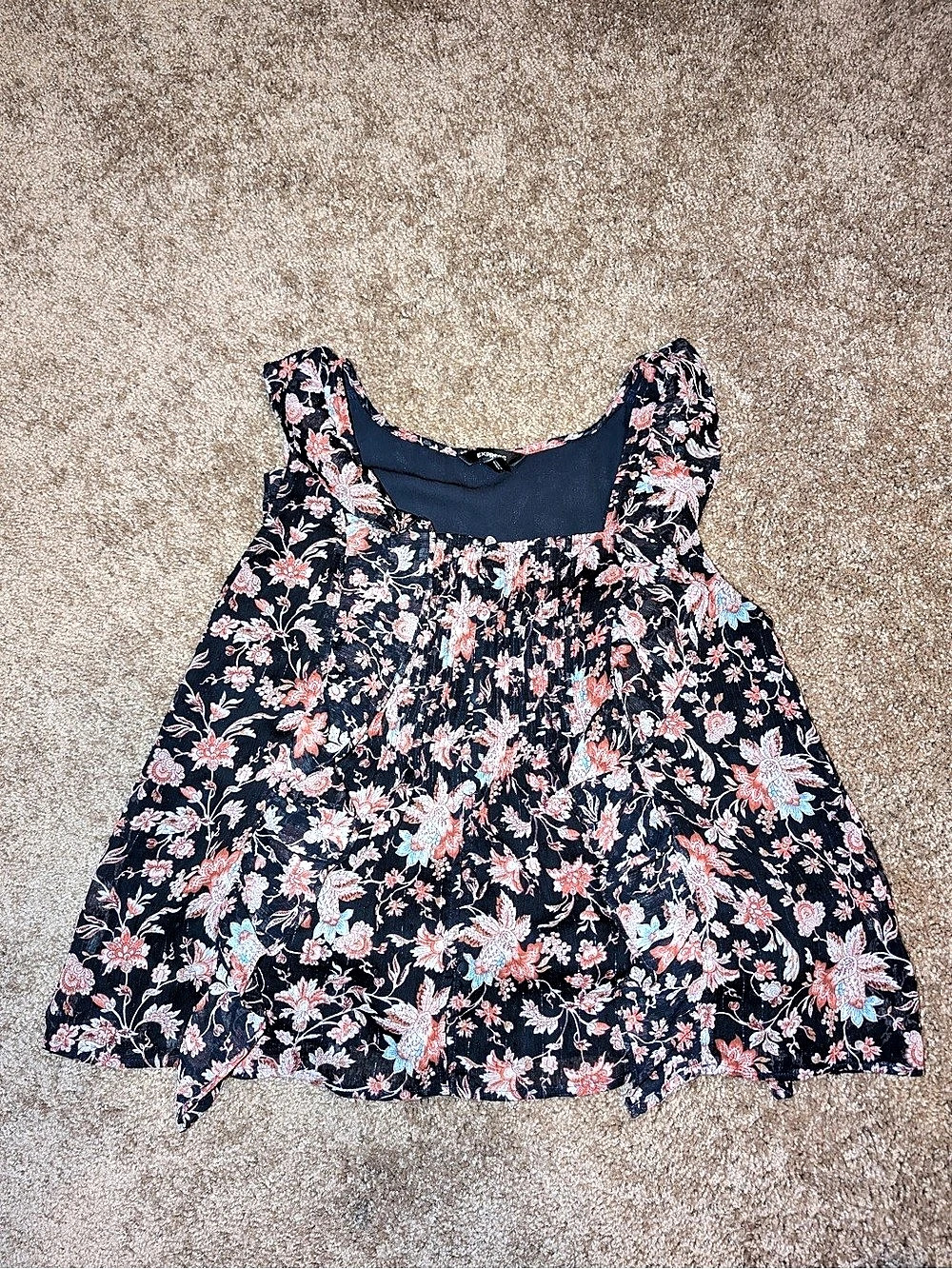 ☘️ Express Floral Tank Top in Navy Blue & Pink Size Small